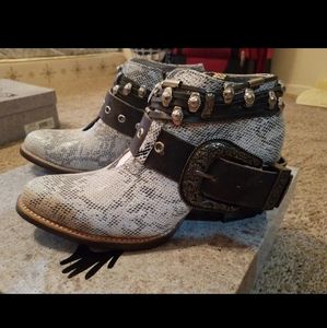 Freebird Saloon Brand New Snake Skin size 8